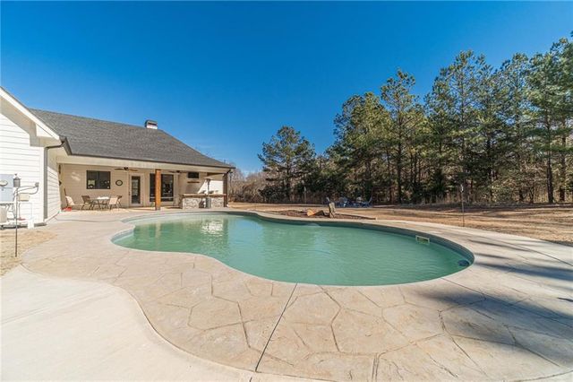 5304 S Apple Valley Road, Jefferson, GA 30549