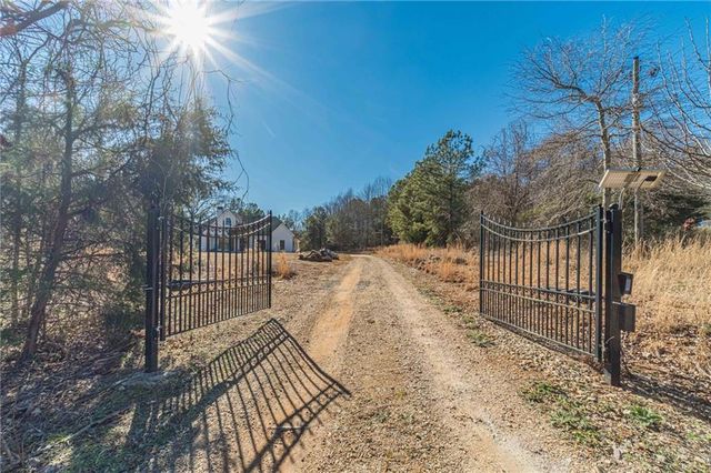 5304 S Apple Valley Road, Jefferson, GA 30549