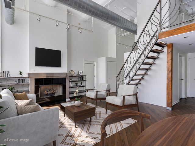 500 S Clinton Street 110, Chicago, IL 60607