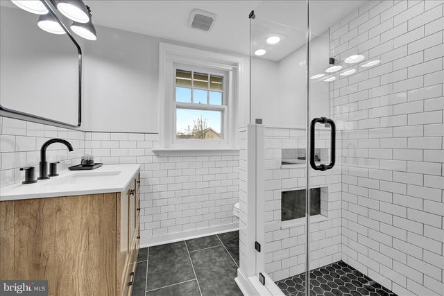 180 N CLINTON ST, Doylestown, PA 18901
