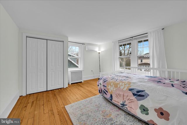 180 N CLINTON ST, Doylestown, PA 18901