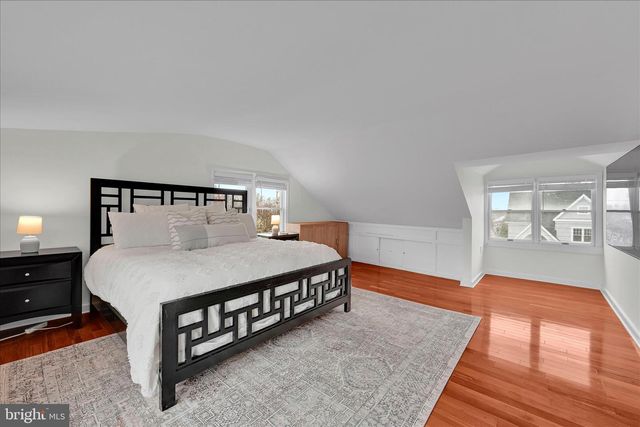180 N CLINTON ST, Doylestown, PA 18901