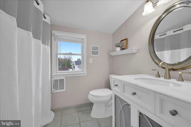 180 N CLINTON ST, Doylestown, PA 18901