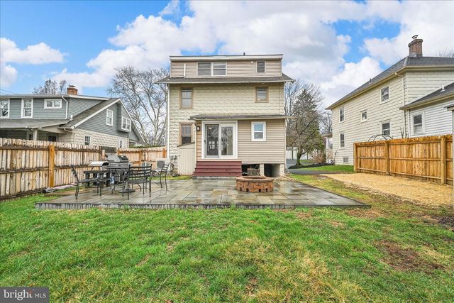 180 N CLINTON ST, Doylestown, PA 18901