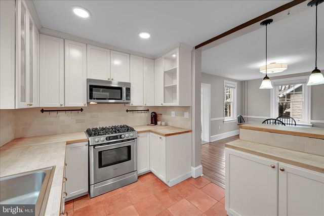 180 N CLINTON ST, Doylestown, PA 18901