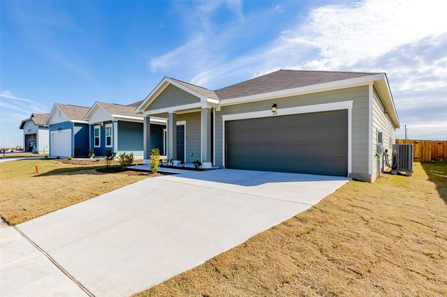 208 Wedemeyer ST, Taylor, TX 76574