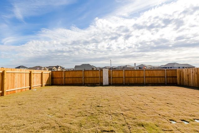208 Wedemeyer ST, Taylor, TX 76574