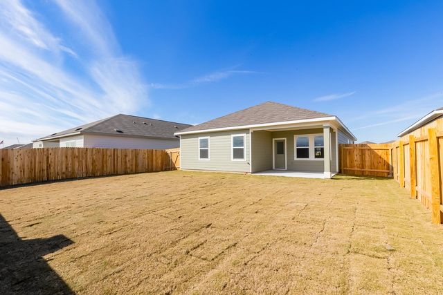 208 Wedemeyer ST, Taylor, TX 76574
