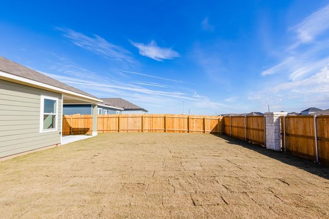208 Wedemeyer ST, Taylor, TX 76574