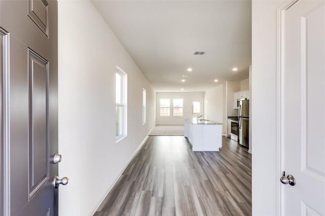 208 Wedemeyer ST, Taylor, TX 76574