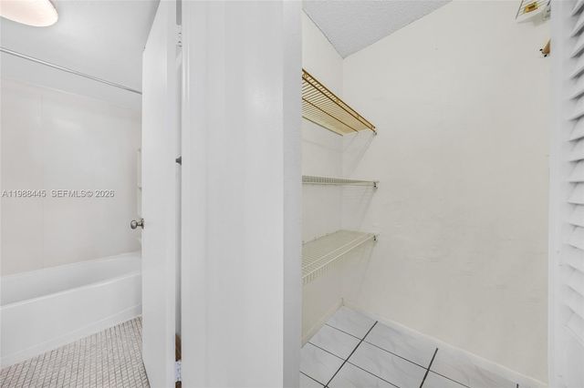 6900 Bay Dr 7E, Miami Beach, FL 33141