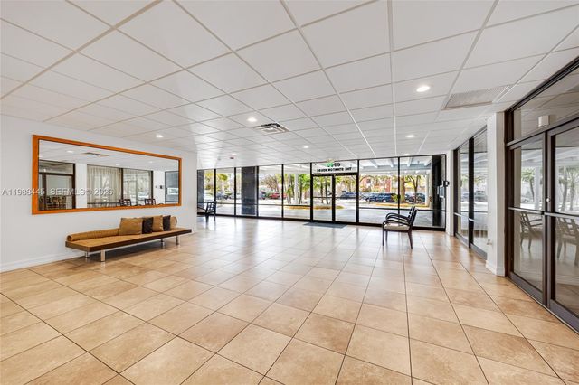 6900 Bay Dr 7E, Miami Beach, FL 33141