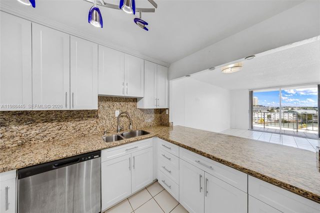 6900 Bay Dr 7E, Miami Beach, FL 33141