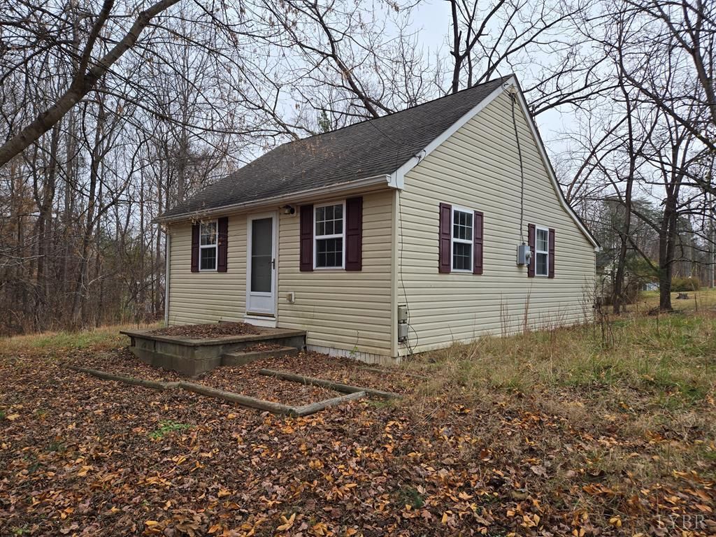 222 Woodrow Avenue, Farmville, VA 23901