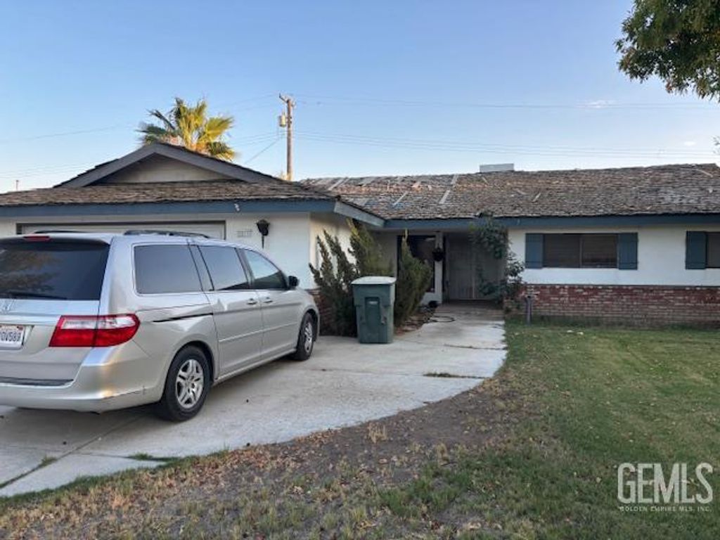 2519 Holladay Avenue, Bakersfield, CA 93313