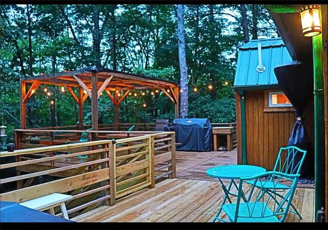 225 Overlook Circle, Clarkesville, GA 30523