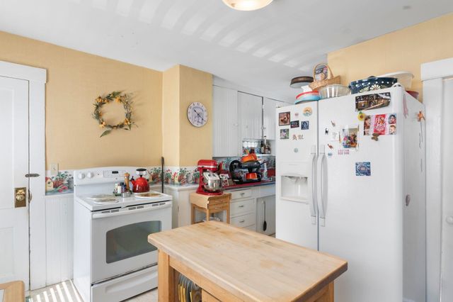 36 Spruce Street, Brattleboro, VT 05301