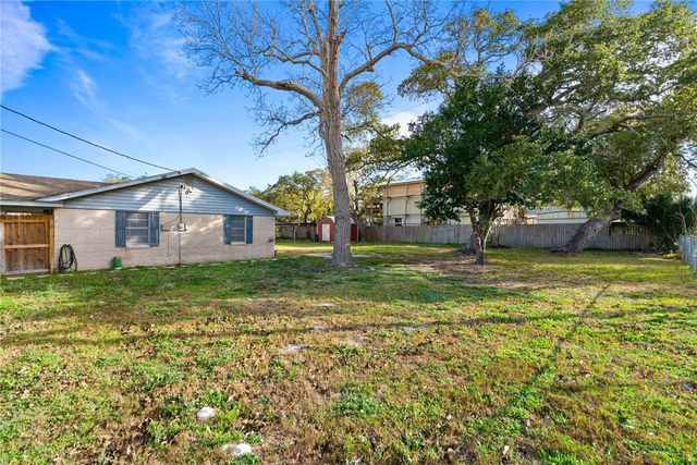 315 W Greenwood Ave, Aransas Pass, TX 78336