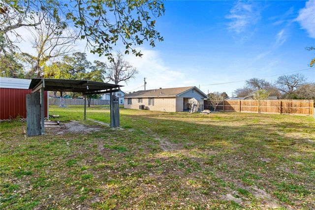 315 W Greenwood Ave, Aransas Pass, TX 78336