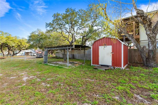 315 W Greenwood Ave, Aransas Pass, TX 78336