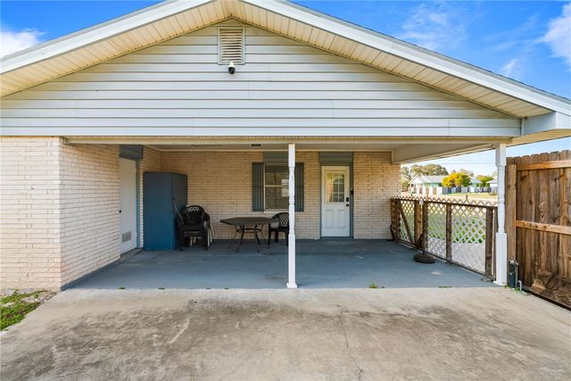 315 W Greenwood Ave, Aransas Pass, TX 78336