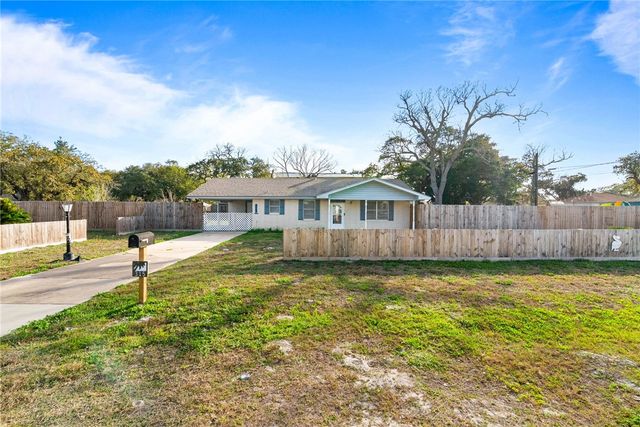 315 W Greenwood Ave, Aransas Pass, TX 78336
