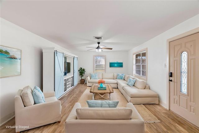 315 W Greenwood Ave, Aransas Pass, TX 78336