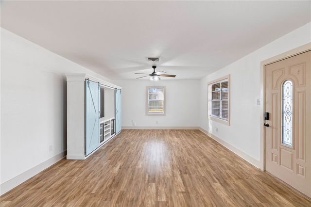 315 W Greenwood Ave, Aransas Pass, TX 78336