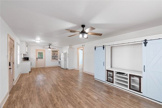 315 W Greenwood Ave, Aransas Pass, TX 78336