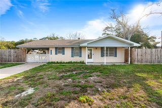 315 W Greenwood Ave, Aransas Pass, TX 78336