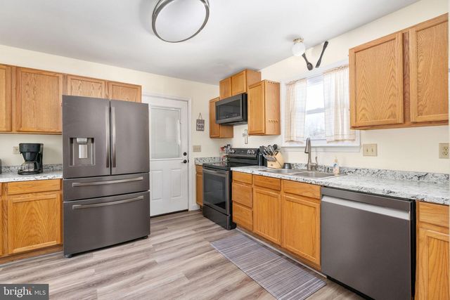 2 PLEASURE CT, Stafford, VA 22556