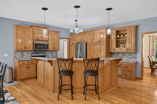11125 Woods Trail N, Champlin, MN 55316
