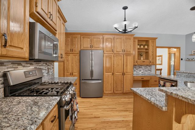 11125 Woods Trail N, Champlin, MN 55316