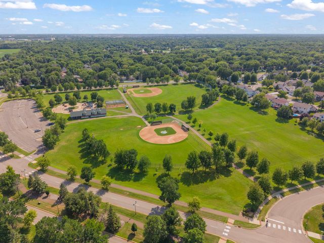 11125 Woods Trail N, Champlin, MN 55316