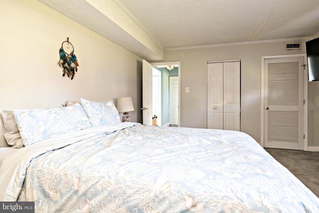 33 EAVES MILL RD, Medford, NJ 08055