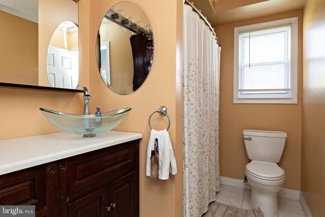 33 EAVES MILL RD, Medford, NJ 08055