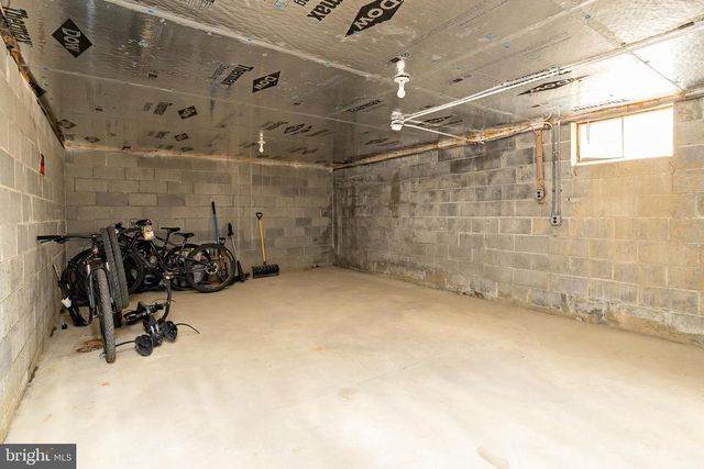 33 EAVES MILL RD, Medford, NJ 08055