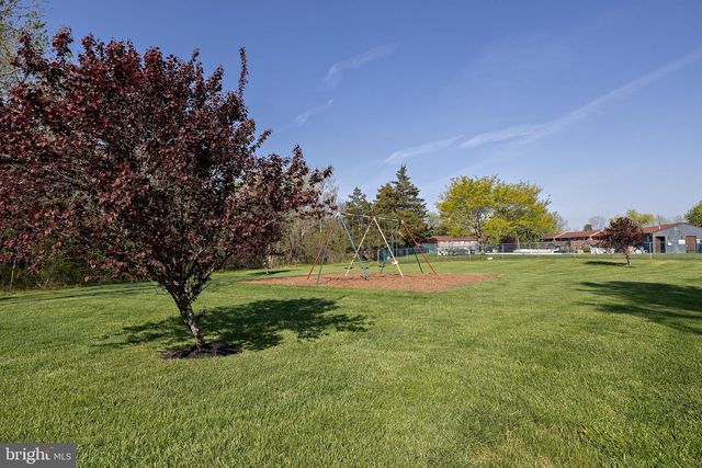 33 EAVES MILL RD, Medford, NJ 08055
