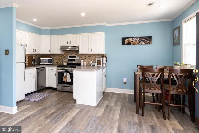 33 EAVES MILL RD, Medford, NJ 08055