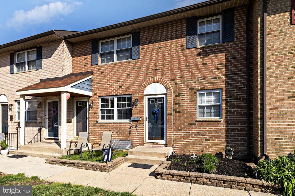 33 EAVES MILL RD, Medford, NJ 08055