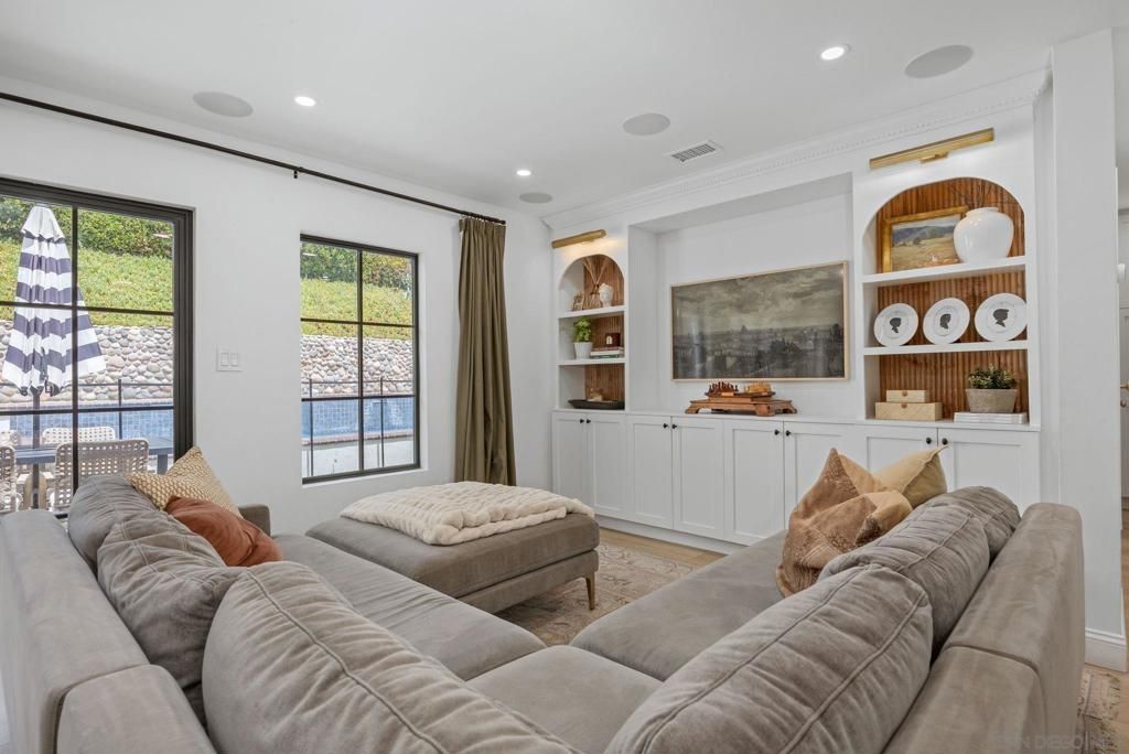 Image 14 of property listing at 3641 Mt Aclare Ave, San Diego, CA 92111