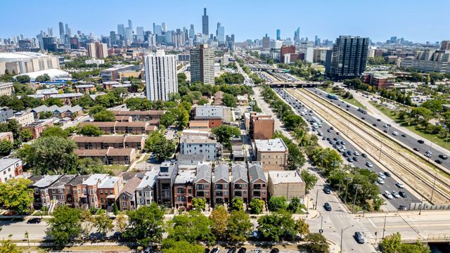 333 S Leavitt Street 2, Chicago, IL 60612