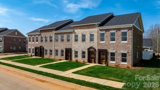 2115 24th Street Lane SE, Hickory, NC 28602