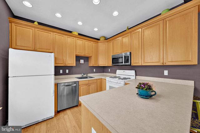 60 KYLE WAY, Ewing, NJ 08628