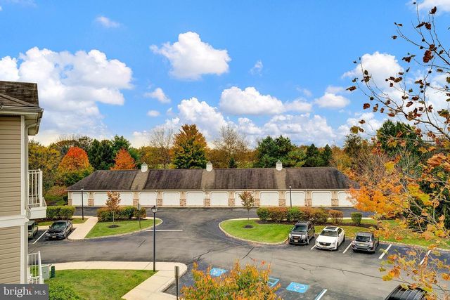 60 KYLE WAY, Ewing, NJ 08628