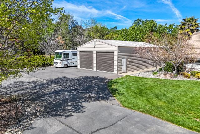 15320 Middletown Park Drive, Redding, CA 96001