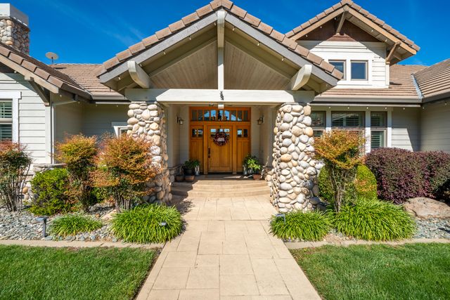 15320 Middletown Park Drive, Redding, CA 96001