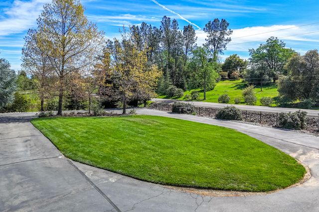 15320 Middletown Park Drive, Redding, CA 96001