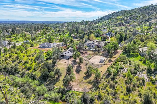 15320 Middletown Park Drive, Redding, CA 96001
