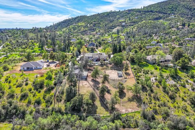 15320 Middletown Park Drive, Redding, CA 96001